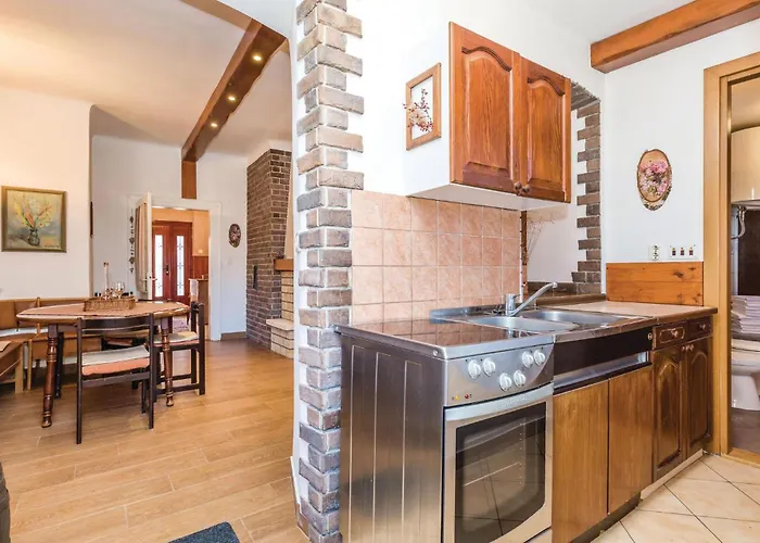 5 Bedroom Lovely In Gorski Kotar Nyaraló