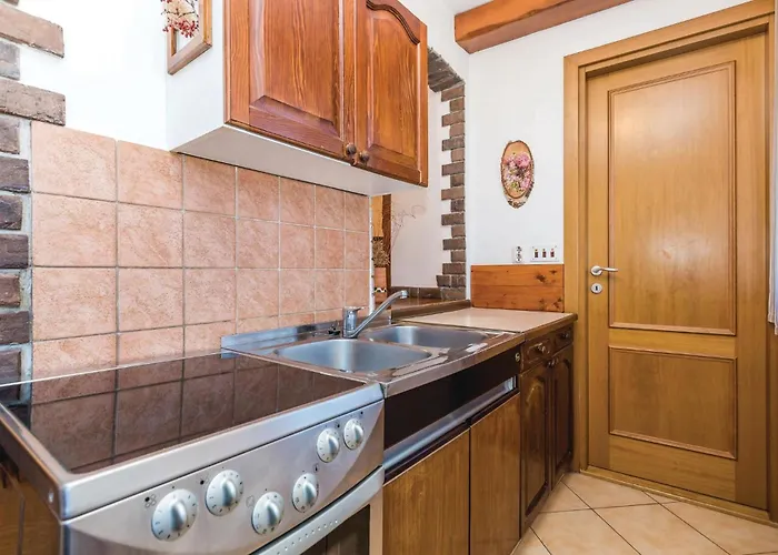 5 Bedroom Lovely In Gorski Kotar * Brod na Kupi