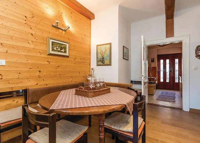 5 Bedroom Lovely In Gorski Kotar Nyaraló