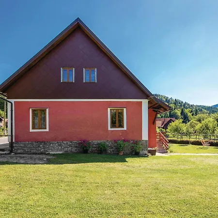 5 Bedroom Lovely In Gorski Kotar Casa de Férias Brod na Kupi