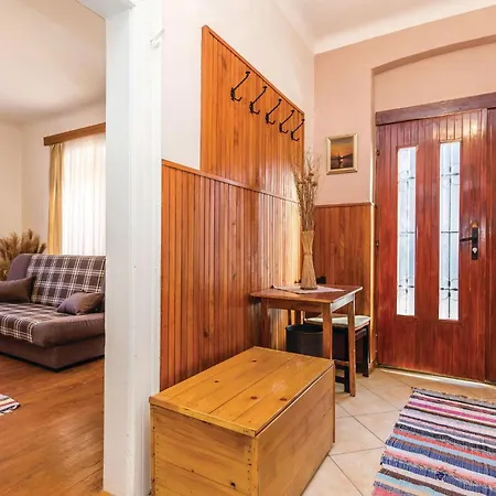 Casa de Férias 5 Bedroom Lovely In Gorski Kotar Brod na Kupi