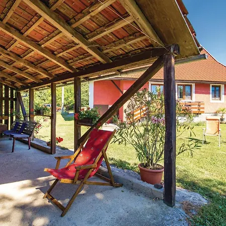 5 Bedroom Lovely In Gorski Kotar Casa de Férias *