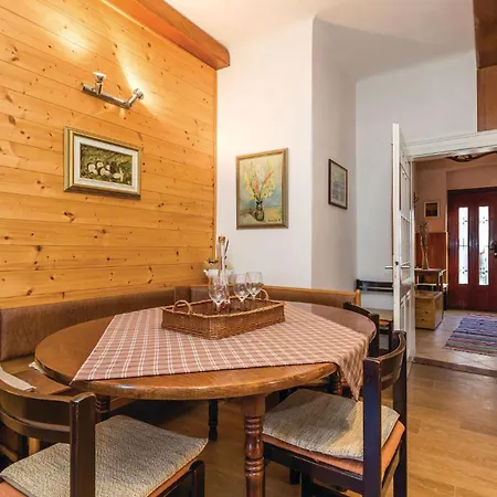 3 Bedroom Cozy In Gorski Kotar Casa vacanze