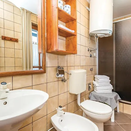Casa vacanze 3 Bedroom Cozy In Gorski Kotar *