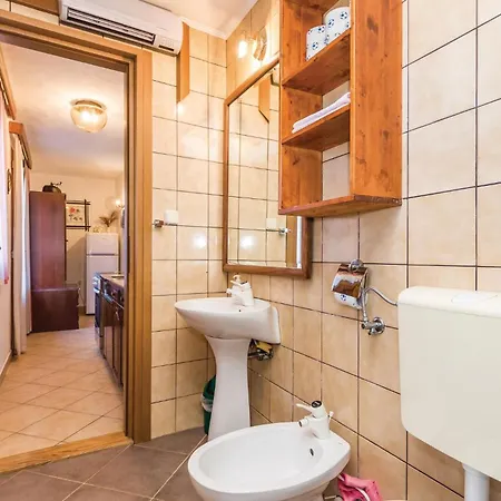 Casa de Férias 5 Bedroom Lovely In Gorski Kotar Brod na Kupi