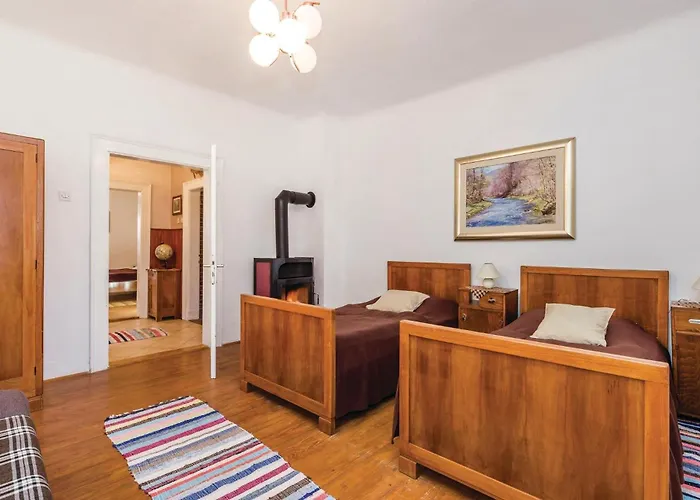 5 Bedroom Lovely In Gorski Kotar Prázdninový dům *